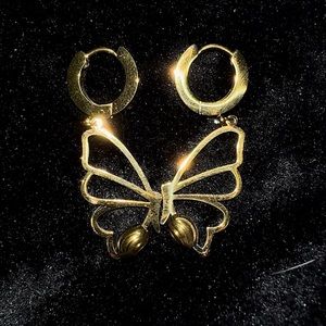 ✨ BRAND NEW ✨ BUTTERFLY DANGLE HOOPS
